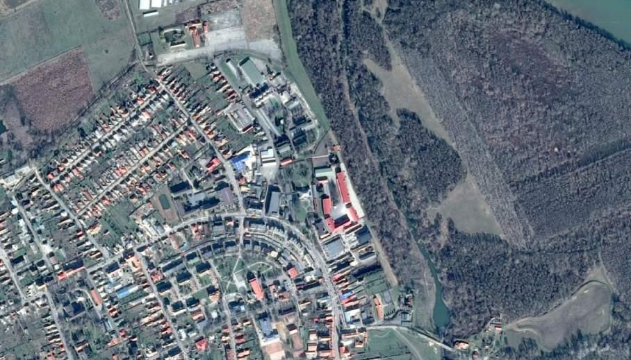 3. Helyszín bemutatása 1. Beavatkozási pont (Berwin Ruhagyár Zrt. területe) A tervezéssel érintett telektömbben helyezkedik el a Berwin Ruhagyár Zrt.