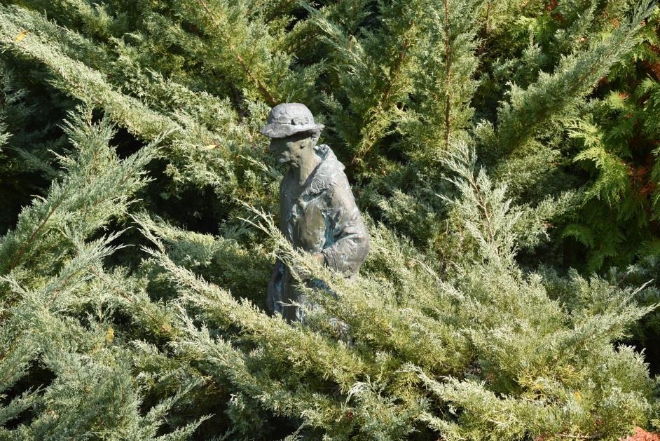 Sajátos helyet foglal el a település épített örökségeinek körében a