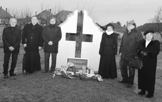 Csodálatos példa erre a vadludak viselkedése: Amikor egy-egy madár suhint egyet a szárnyával, felhajtóerőt képez az őt követő madár számára.