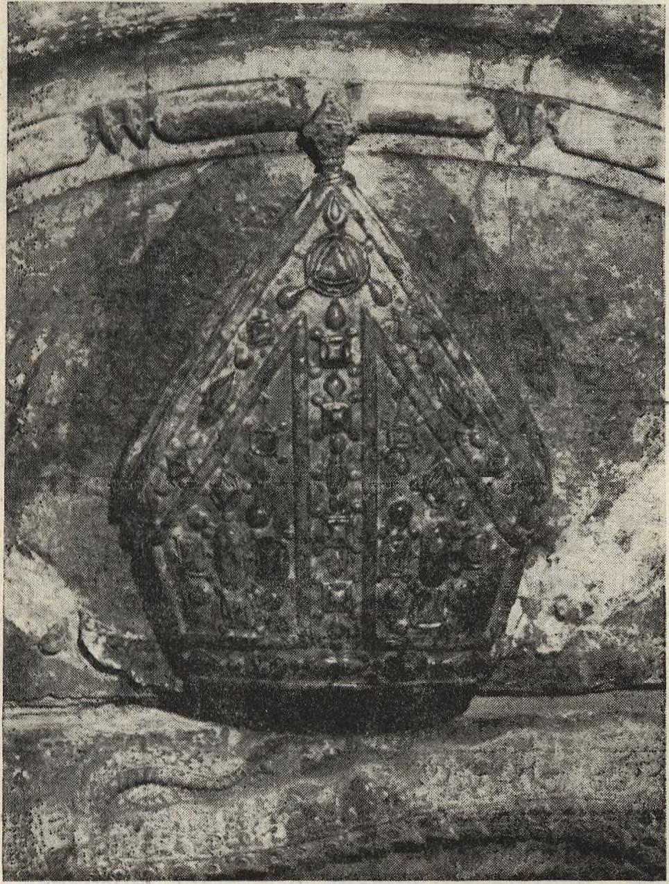 A Zsigmond-kápolna kőanyaga szemrevételezés alapján azonosnak tűnik a Bakócz-kápolna a ls ó - középső liász mészköveivel.