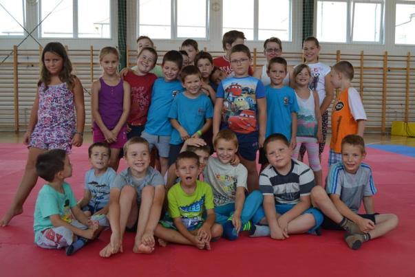 Az edzőtábor főként sportolók részére iskolás kortól, míg a napközis tábor óvodás kortól kisgyermekek részére kerül megrendezésre a Sportcsarnokban.