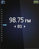 10 FM-rádió Megjegyzés Tárolt állomás kijelöléséhez a lejátszás képernyőn, Nyomja meg többször a vagy a gombot. A rádióállomások behangolásához csatlakoztassa a tartozék fejhallgatót.