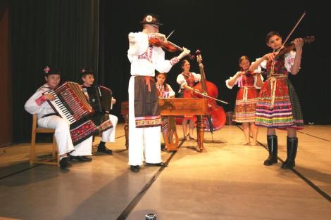 Celoštátna súťažná prehliadka sa uskutoční už 7. a 8. júna 2014 v oravskej Habovke pod názvom Detský festival ľudovej hudby Vidiečanova Habovka. Bc.