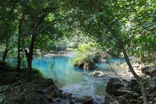 Cao Bang - Ban Gioc vízesés - Cao Bang (Étkezés: B/L/D szállás: Cao Bang) Reggeli után ellátogatunk Kína és Vietnám határán található Ban Gioc vízeséshez, 85 km-re Cao Bang-tól.