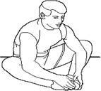 Tartsa 15 másodpercig a pozíciót, és ismételje meg a bal lábával is. Lábnyújtás Nyújtsa ki a jobb lábát. A bal lábát hajlítsa be a belső combhoz.