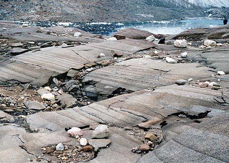 A magmakamra A legnagyobb magmakamrák: : réteges magmás intrúziók Skaergaard intrúzió,, Grönland Harangi Sz.