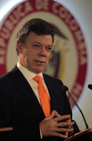 183. ábra 184. ábra Az előremutató ujjak magabiztosságról és hatalomról tanúskodnak.