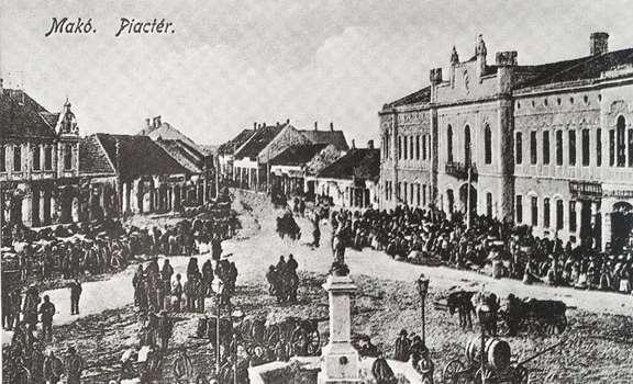 163 Később a piac a főtérről fokozatosan kiszorult, előbb a betorkoló utcákba, majd hosszú ideig a széles Kossuth utcára.