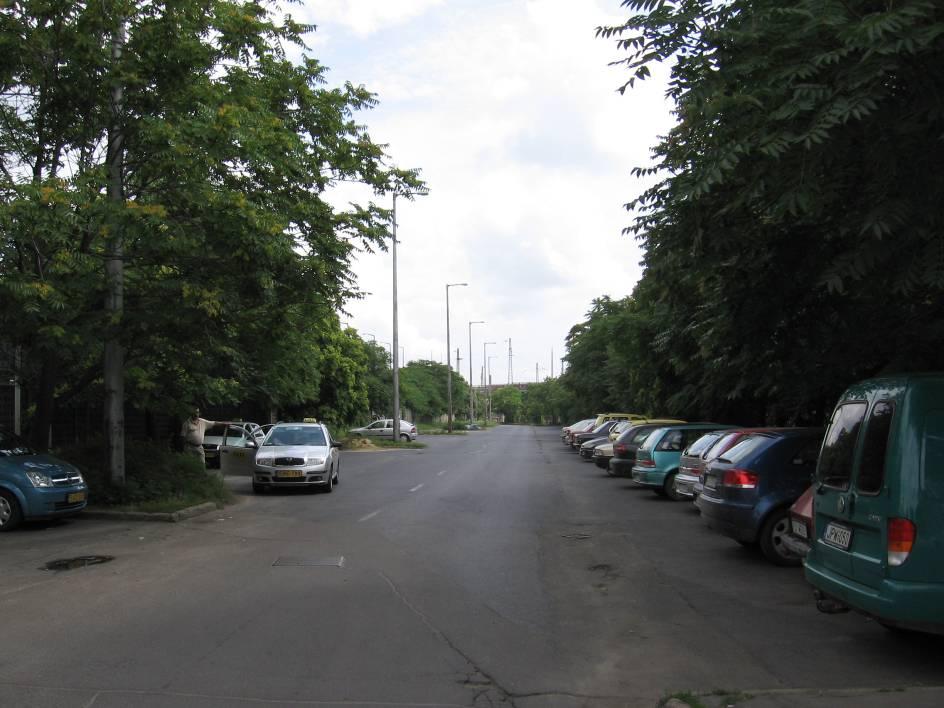 Megközelíthetőségi szabályozás és parkolás menedzsment vizsgálata Debrecen belvárosában 79 A város déli területeinek és a déli agglomerációnak gyűjtőútja a 47-es főút, belterületen a Mikepércsi út,