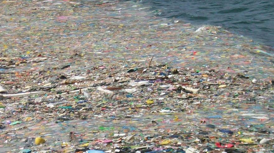 4.2. New York hulladéklerakója 1. kép. Hulladék-sziget az óceánban A kínai Nagy Falon kívül a New York-i hulladéklerakó az az ember alkotta műtárgy, amely a világűrből is látszik.