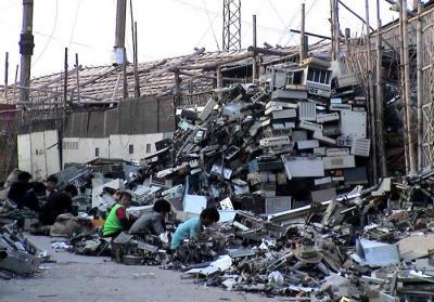 Elektronikai hulladéklerakó, Guiyu, Kína Észak-Amerika elektronikus hulladékának jelentős részét a Kína keleti partvidékén fekvő Guiyu hulladéklerakója fogadja (5. kép).