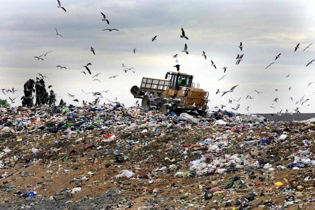 takarás nélküli és illegális hulladéklerakók esetén a környezeti kockázat
