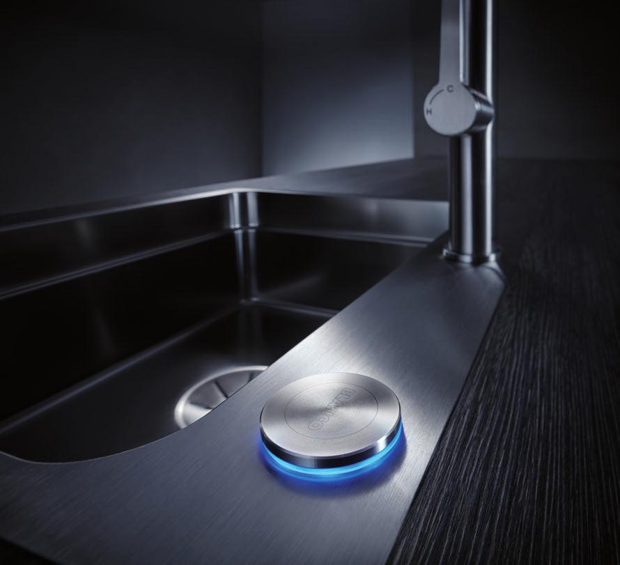 ADVANCED lefolyó-távműködtetők Érintés magas foka. BLANCO SensorControl Blue. A BLANCO SensorControl Blue a technológia és az elegancia egyedülálló találkozása egy kifinomult mosogatóközpontban.