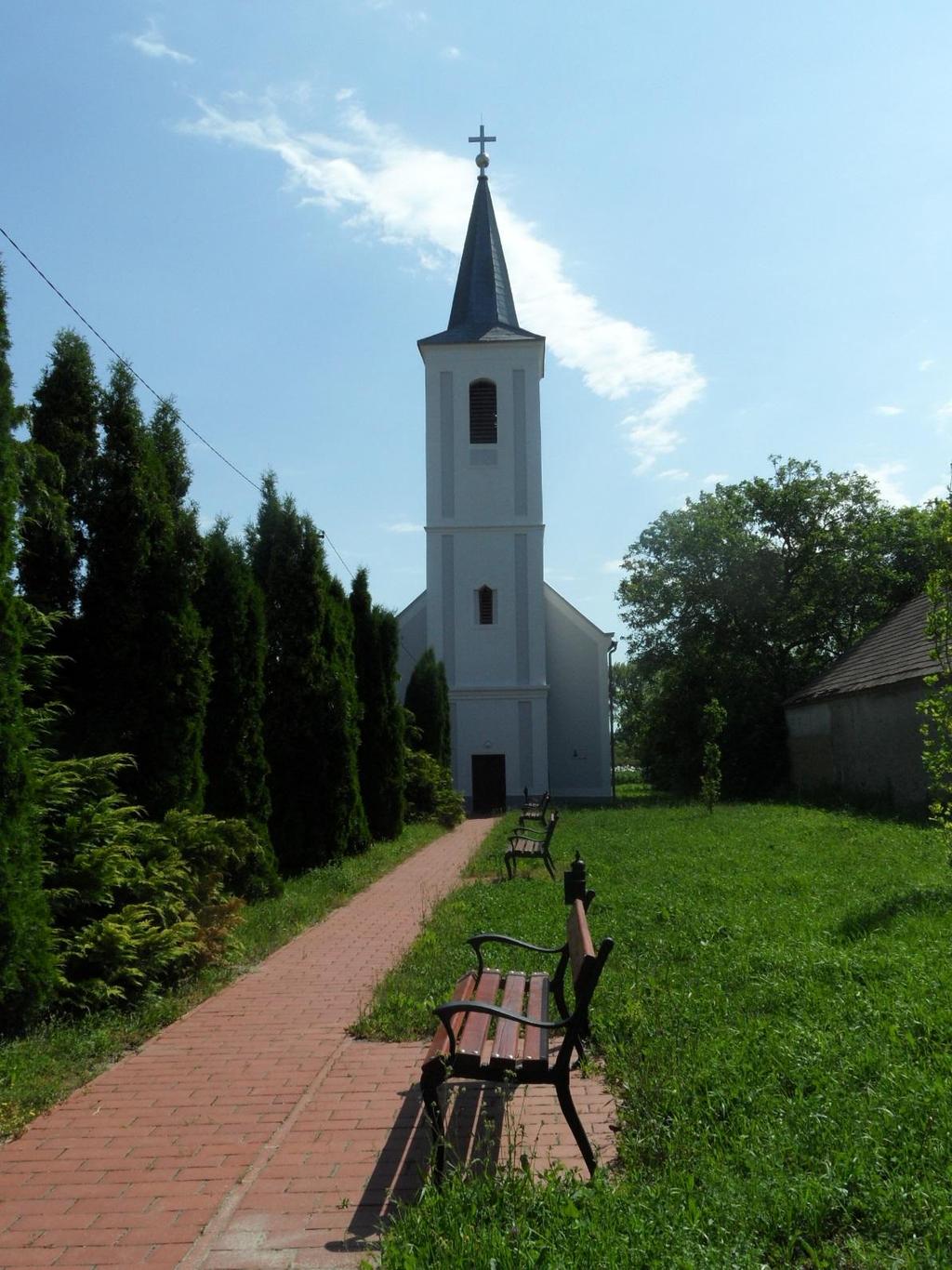 3 ÖRÖKSÉGÜNK A község legismertebb nevezetessége a helyi védettségre javasolt, 1792-ben épült evangélikus templom,