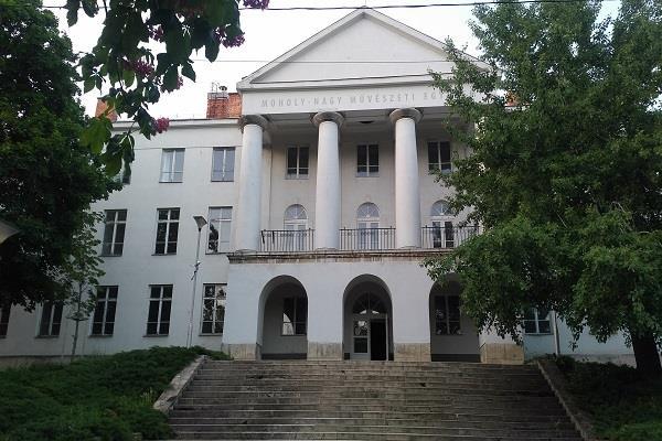 AZ ELLENŐRZÉS TERÜLETE Moholy-Nagy Művészeti Egyetem Az Egyetem 2 alapítására 1880-ban került sor Országos Magyar Királyi Iparművészeti Tanoda néven, majd az 1946.