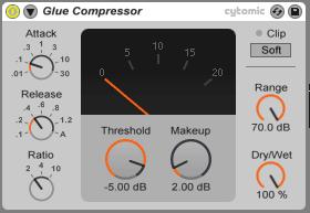 Mastering példa A kompresszorral nagyon finom beállításokkal szűkítettem a dinamikán, majd EQ-val javítottam a hibákon.