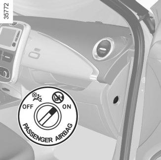 GYERMEKEK BIZTONSÁGA: első utasoldali légzsák ki- és bekapcsolása (3/3) 1 Az első utas oldali légzsák airbag bekapcsolása Ha kiveszi a gyermekülést az első utasülésből, kapcsolja vissza a légzsákokat