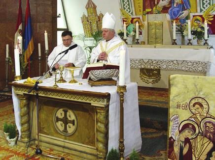 [ ] Ugyancsak ebben a kápolnában szoktak összejönni volt apácák is, akiknek Papp nevezetû, volt jezsuita szerzetes tart elôadásokat. Ennek célja, hogy a nôvéreket»megerôsítse lelki vonalon.
