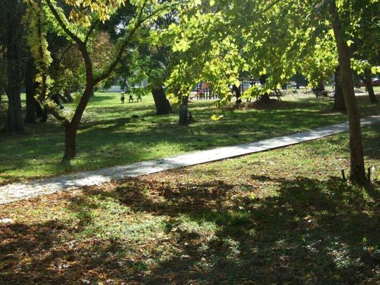 Kertek Pellérd településközpontjának karakterét alapvetően meghatározza a kastélypark és annak környezete. A meglévő koros növényállomány mind látványban, mind ökológiai szempontból értékes elem.