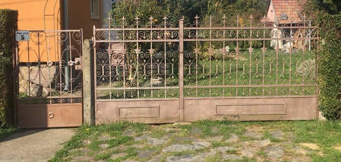 ÁTALAKULÓ, TÍPUSTERV SZERINTI KARAKTER-AJÁNLÁS Kerítések A kerítés egyszerre teremt kapcsolatot a