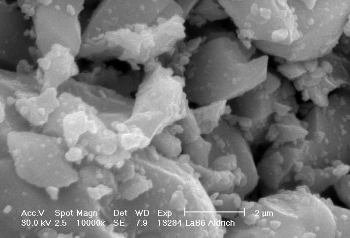 nanorészecskék 5-7% fehérjét kötnek meg, ami méretük alapján, gyakorlatilag teljes fehérje borítottságot jelent. LaB 6 nanoporok előállítása és vizsgálata A LaB 6 ból készült ún.