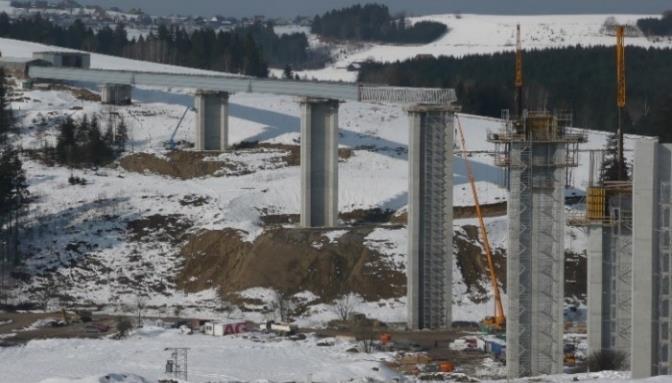 Szatmári István két szlovák autópálya völgyhíd építését mutatta be.