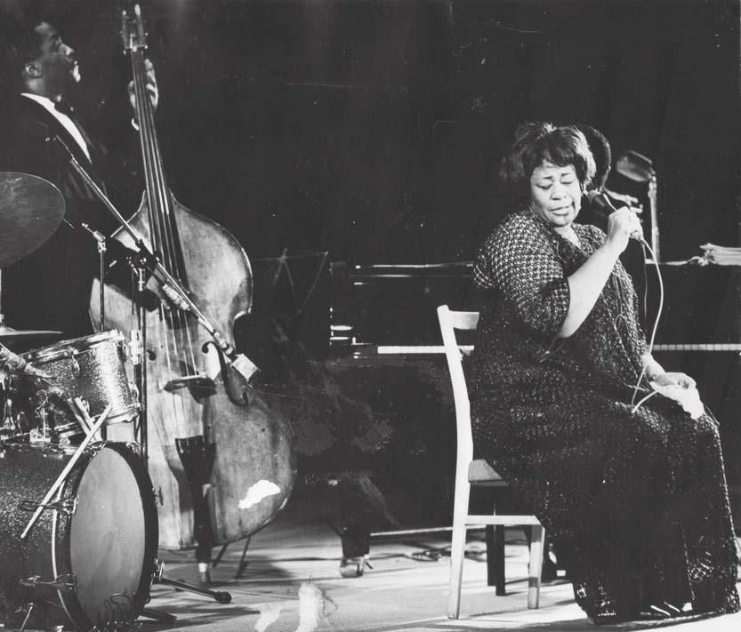 FOTÓ Ella Fitzgerald jazzénekesnő 1968. február 29-i fellépése az Erkel Színházban.