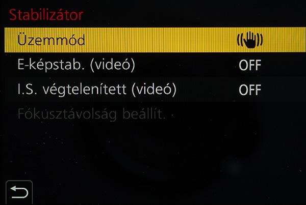 A filmkészítés közben is használható a beépített képstabilizátor, ráadásul a szenzormozgatásos és az objektívbe épített rendszerek mellé elektronikus is bekapcsolható, aminek egyetlen hátránya, hogy