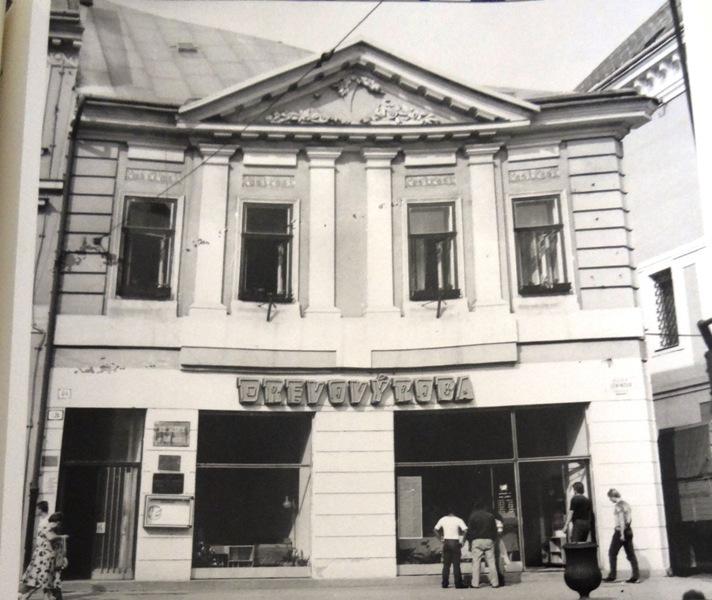 Po jeho smrti palác zdedila ich dcéra Etela (1869 1956), vydatá za baróna Otta von Usler-Gleichena.