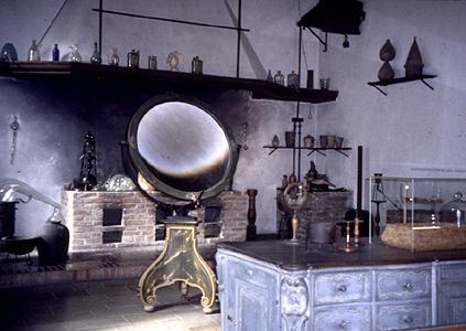 A levegő összetétele, az égés oxigénelmélete (1777-1781) A víz összetétele (1783) kémiai nevezéktan (1787) az atomelmélet a kémiában Gay-Lussac és Dalton (1803-1810)