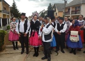 Szopkó Bernadett vőlegénye a Fényeslitkén élő fiatalember, Gyüre