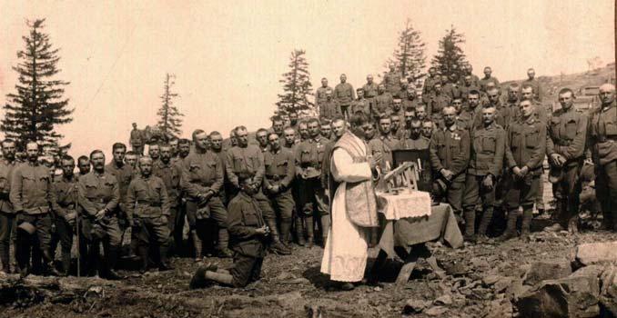 főiskolai tanár kéziratos hagyatékát, amely számos fontos dokumentumot, fényképet, kéziratot és följegyezést tartalmaz.