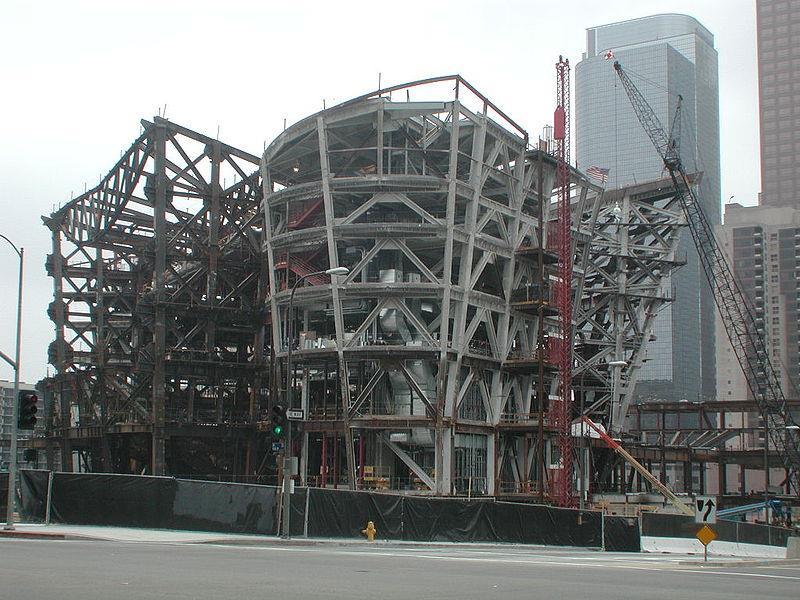 homlokzat csillogása balesetveszélyt okozott Frank Gehry- Walt Disney Concert Hall in Los