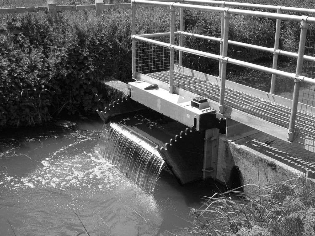 Szintszabályozók Level control Wasserpegelregulierung Billenőgátak 1 Tilting Weirs Kippwehre 11 10 9 8 7 6 5 4 3 2
