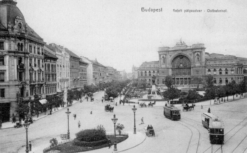 A KORABELI BUDAPEST A dualizmus Magyarország számára egy prosperáló id szak volt. A boldog békeid knek nevezett éra alatt több mint 20000 kilométer hosszúságúra b vült a magyar vasúthálózat.