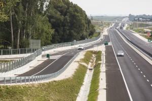 IKOP 4. PRIORITÁS 4. A TEN-T hálózat közúti elérhetőségének javítása Közép-magyarországi régión kívüli TEN-T hálózathoz nem tartozó közutak fejlesztése, korszerűsítése.
