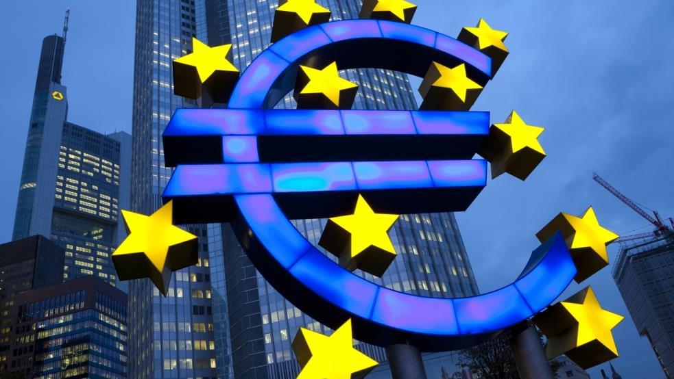Az európai államadósság-válság A Gazdasági és Monetáris Unió a válsággal szembesülve kénytelen volt feladni a korábbi játékszabályait (pl.
