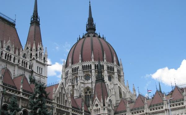 AZ ELLENŐRZÉS TERÜLETE 2017. évi zárszámadás Magyarország 2017. évi központi költségvetése végrehajtásának ellenőrzése 1. táblázat Az Országgyűlés a Kvtv.