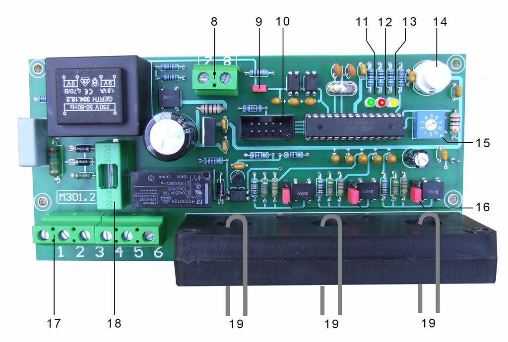 M301.2 motorvédő panel: 8. Sorkapocs szintvezérlő szonda számára. 9. Áthidaló (jumper). A panel nem engedi bekapcsolni a szivattyút, ha leromlott a szigetelési ellenállása.