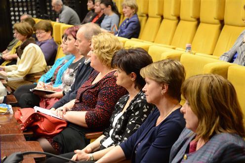 Népegészségügy Ennek során együttműködik a kormányhivatal járási hivatalával, az alapellátást és szakellátást nyújtó egészségügyi szolgáltatókkal, valamint az egyéb érintett ágazatok szereplőivel.