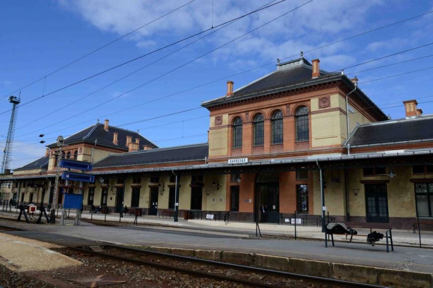 Kormányablak Kormányablak nyílt a felújított kaposvári vasútállomáson Visszanyerte régi formáját az állomás, amelyet 1900-ban adtak át először a nagyközönségnek.