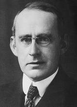 A táguló univerzum diadala 1930: Arthur Eddington beszáll a támogatók közé népszerűsítő munka egyik statikus megoldás sem kielégítő: kis fluktuáció