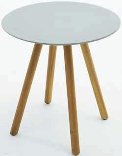 polyrattanból. Kisasztalok tartós, karbantartást nem igénylő műfa asztallappal. ÁTM72/54 x MA43/37 cm. Hozzá illő 3-személyes kanapal és 2 székkel.