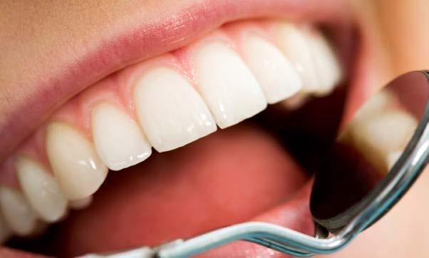 A fogszuvasodás és a fogágybetegség következtében kialakuló fájdalom, illetve fogvesztés alapvetően befolyásolja az életminőséget állítják az anyag szakértői.
