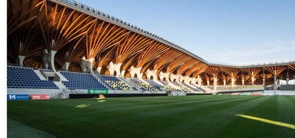 (Tiszaújvárosi sportcentrum tetőszerkezete) (Felcsúti stadion faszerkezete) Összefoglalás A fa tartószerkezetek tűzhatásra méretezése fontos szerepet kap a közeljövőben.