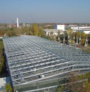 Tetőfelújító rendszer (LindabRoof) A meglévő lapostetős, elavult vízszigetelésű, ezért gyakran beázó épületek gazdaságos és biztonságos felújítására ad esztétikus lehetőséget a Lindab Z- és