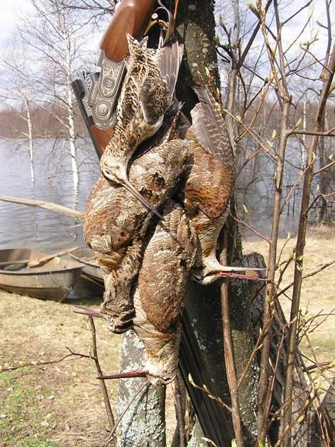 A normál csizmák szára gyakran rövidnek bizonyul meleg vadászdzseki, és ha ez nem vízhatlan, akkor esőkabát is 2 vadásznadrág 2 pulóver 1 vastagabb és 1 vékonyabb pulóver gyapjú- és/vagy pamutingek