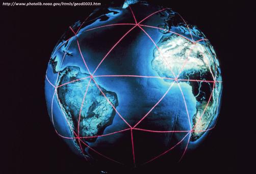 Mihály Szabolcs: A kozmikus geodézia alkalmazásának mérföldkövei és eredményei pontok térbeli helyzetét határozták meg ± 3 5 m pontossággal. A geometriai elvet a 2. ábra mutatja.