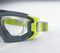 A standard korrekciós megoldásokkal szemben, amelyek dioptriás szemüveg felett hordható munkavédelmi szemüveget vagy korrekciós betétet jelentenek, ezek a kosárszemüvegek a lehető legjobb optikai