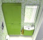 Elégséges a klasszikus mosdót TIGO kisméretű mosdóval (45 cm), kibillenthető szekrénnyel kicserélni, valamint a